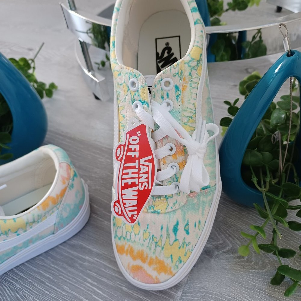 Women's Tie Dye Vans Size 9 NWT